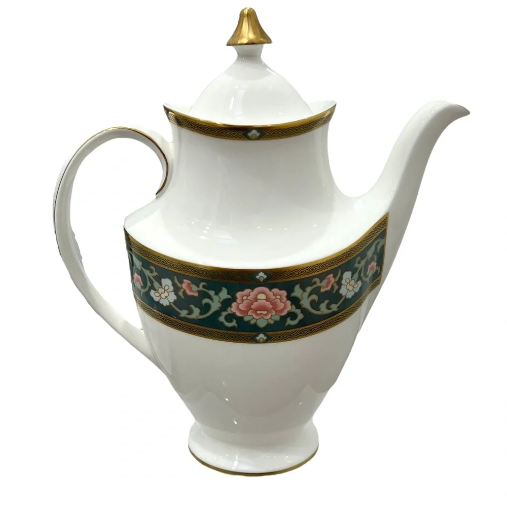 ROYAL DOULTON TUDOR COURT COFFEE POT WITH LID